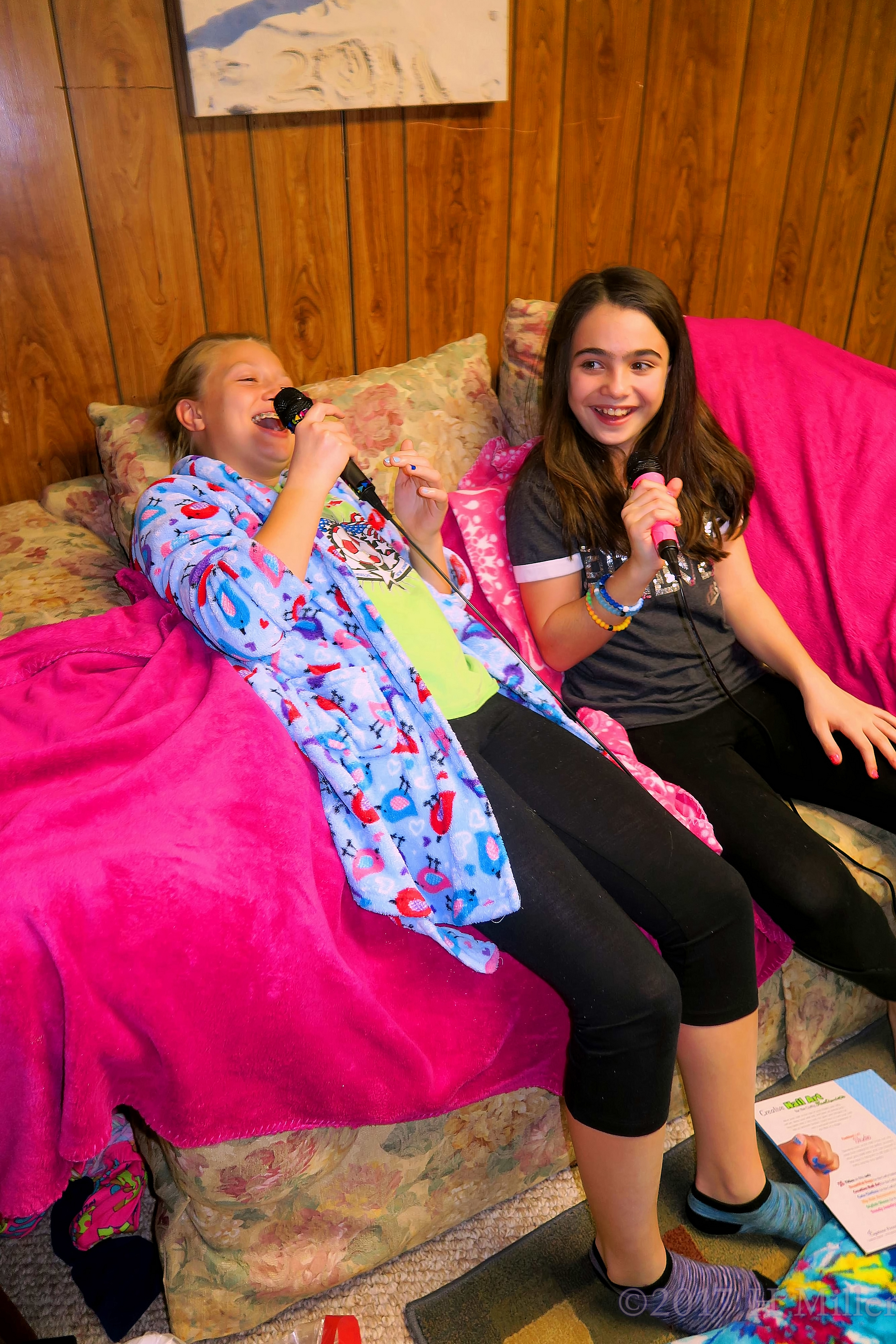 Laughing And Singing At The Spa For Girls. 4 Laughing And Singing At The Spa For Girls. 4