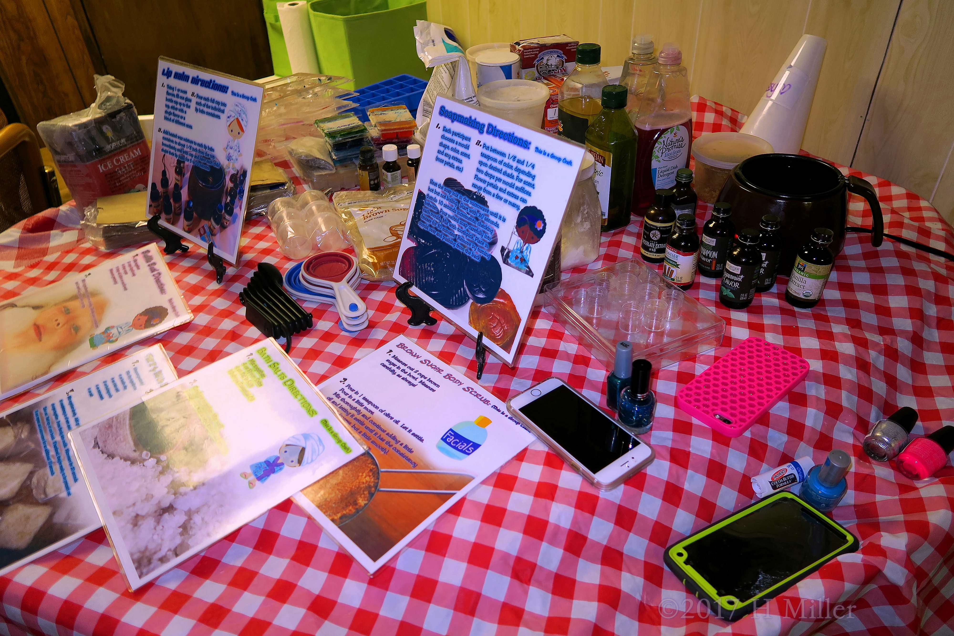 The Kids Crafts And Projects Area Ready For Crafting! The Kids Crafts And Projects Area Ready For Crafting!