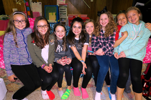 Everyone Smiles For The Kids Spa Party Group Picture! Everyone Smiles For The Kids Spa Party Group Picture!