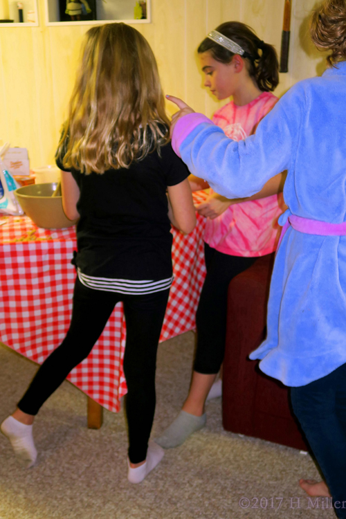The Girls Who Made The Crafts Before Help With The Directions. The Girls Who Made The Crafts Before Help With The Directions.