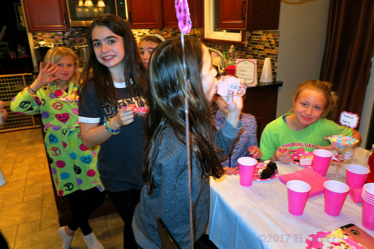 More Smiles During Kids Birthday Cake! 