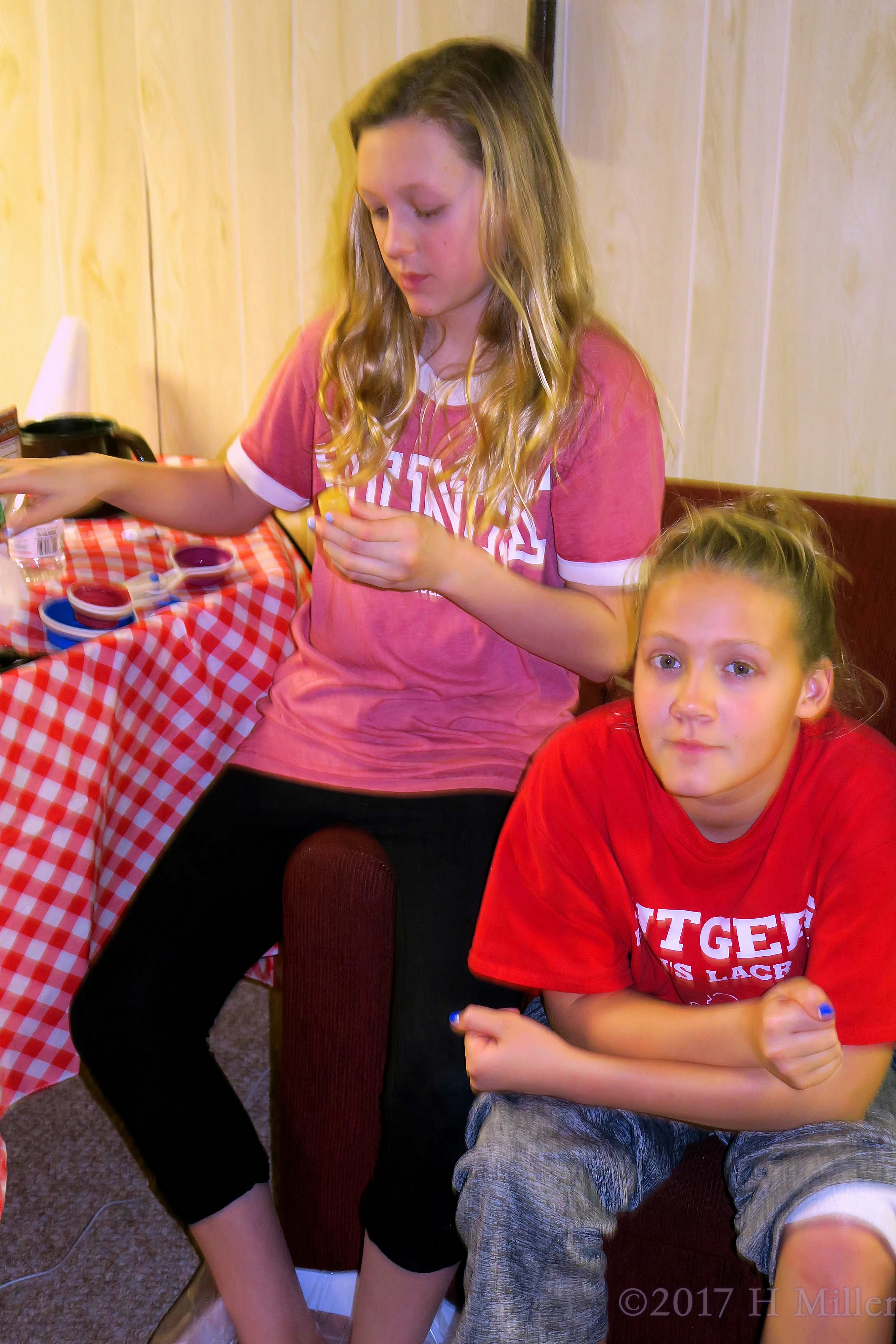 Kids Pedicure Footbaths Are More Fun With Friends! 4