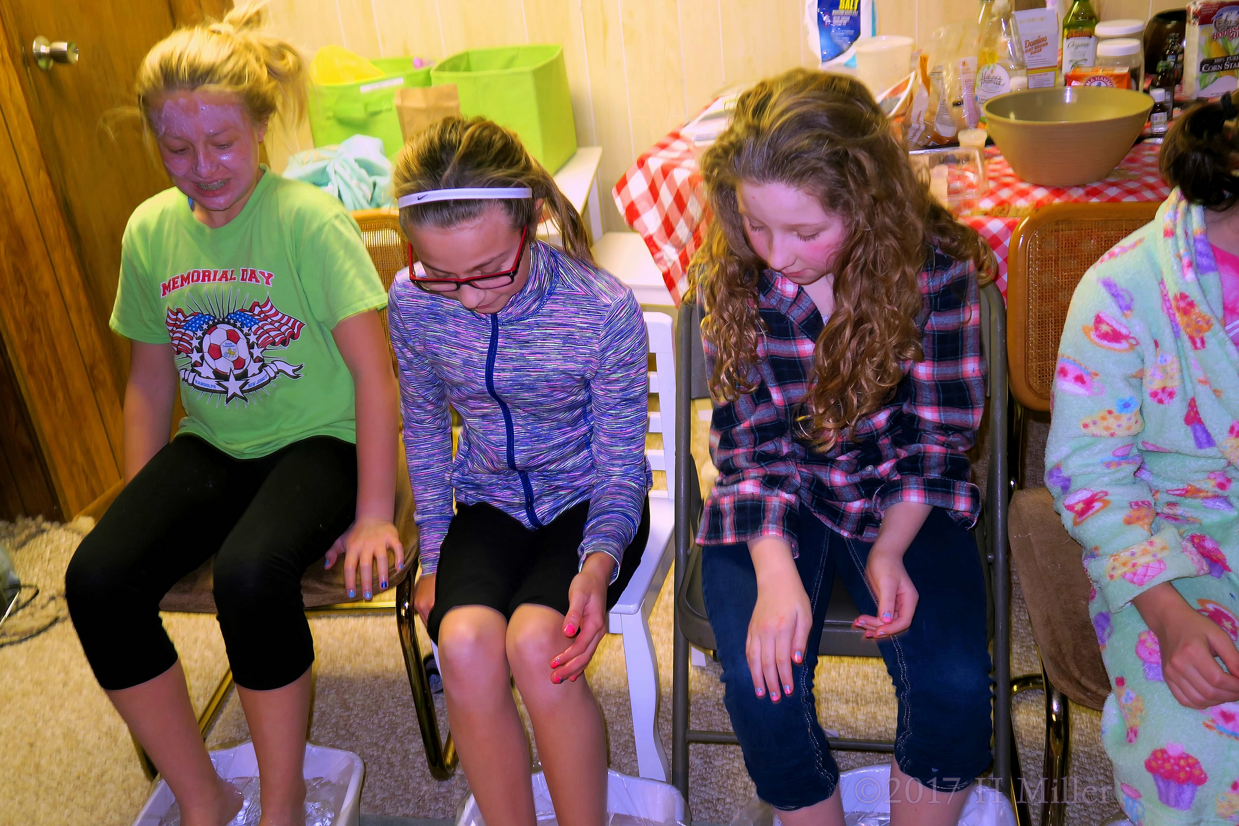 They Just Put Their Salt Into The Pedicure Footbaths, Too! 4 They Just Put Their Salt Into The Pedicure Footbaths, Too! 4