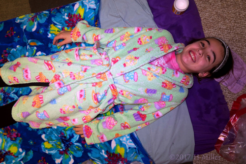 Big Smiles Before Her Kids Facial Spa Treatment! Big Smiles Before Her Kids Facial Spa Treatment!