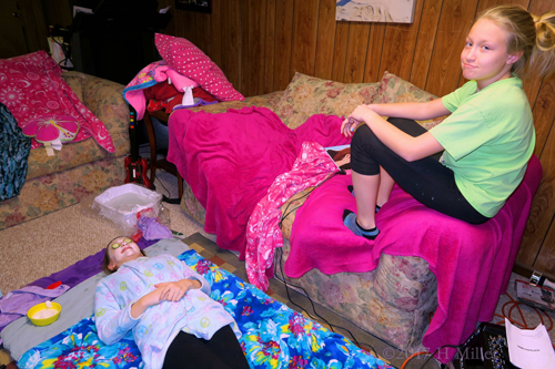 Chilling With Her Friend Who Is Getting A Kids Facial. Chilling With Her Friend Who Is Getting A Kids Facial.