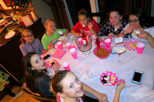 Everybody Smiles At The Spa Birthday Party For Girls!