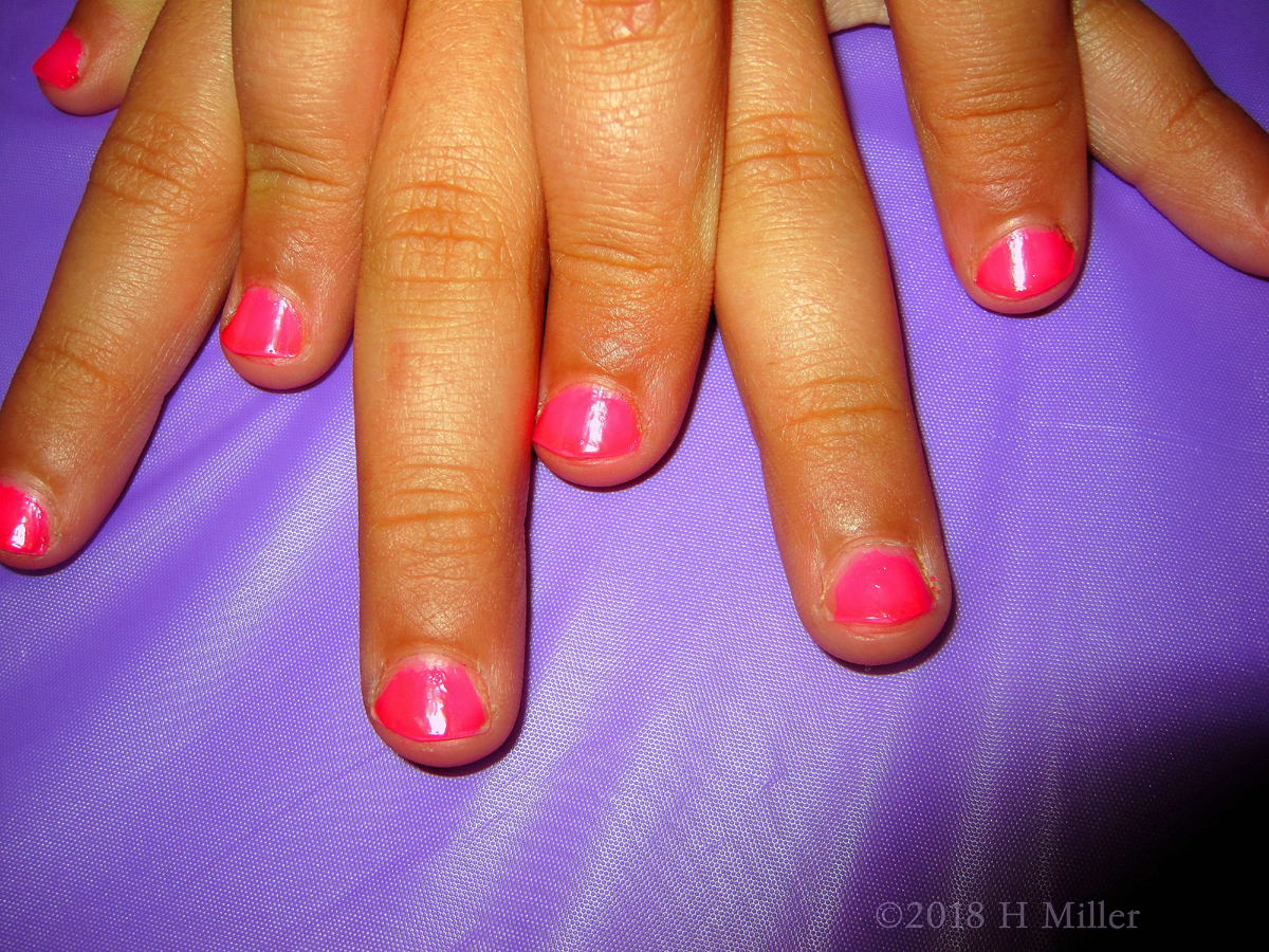 Beautiful Hot Pink Manicure For Girls!