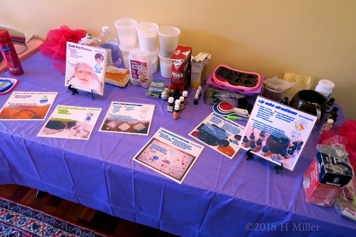 The Kids Craft Table Set Up And Ready For Super Fun Crafting! 