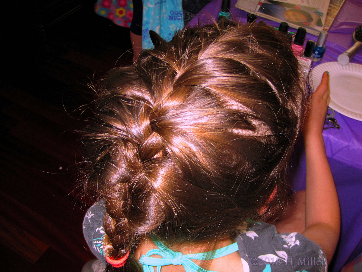 What A Lovely French Braid Hairstyle. 
