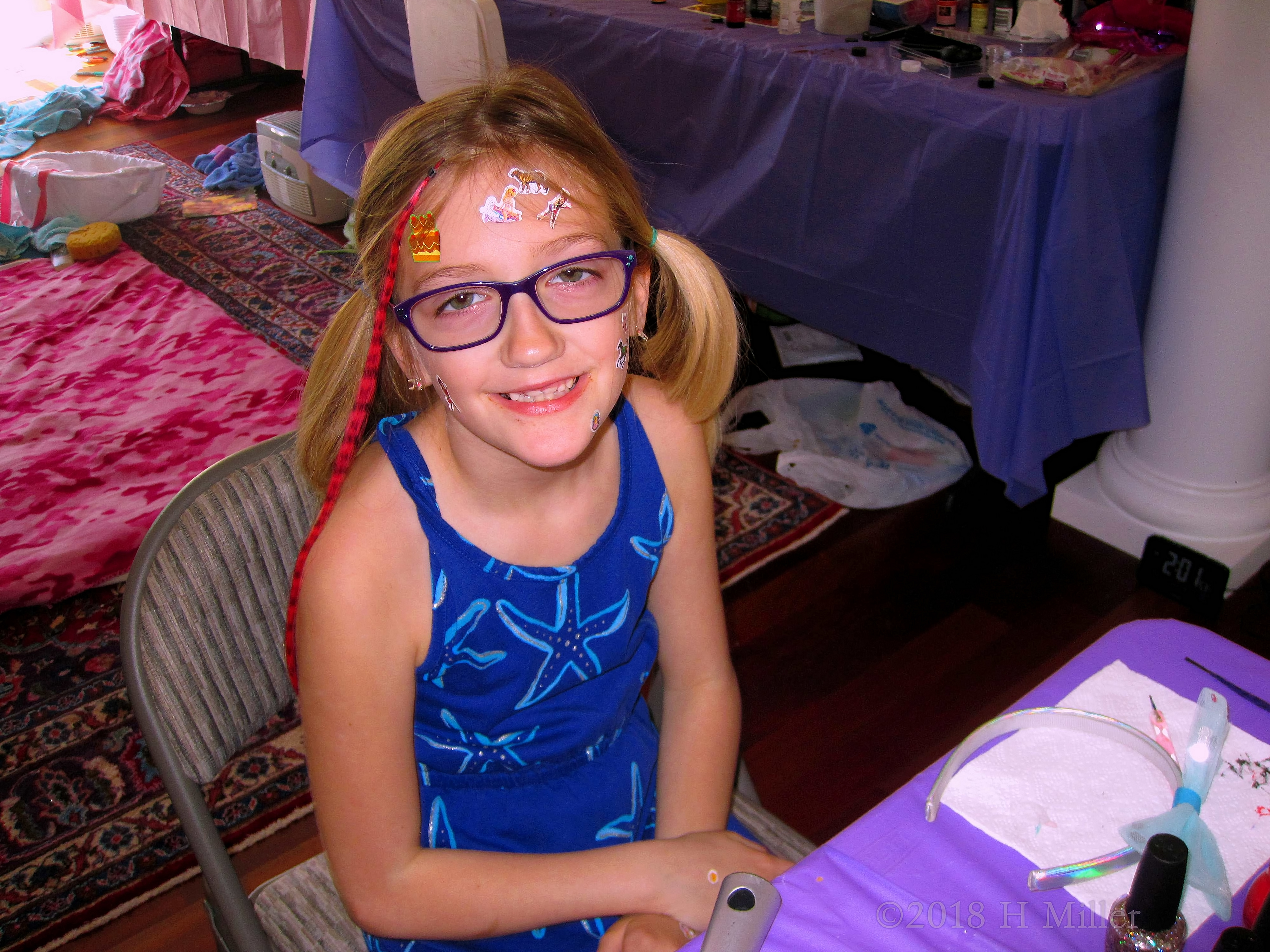 Smiling With Her New Hair Feather Girls Hairstyle! Smiling With Her New Hair Feather Girls Hairstyle!