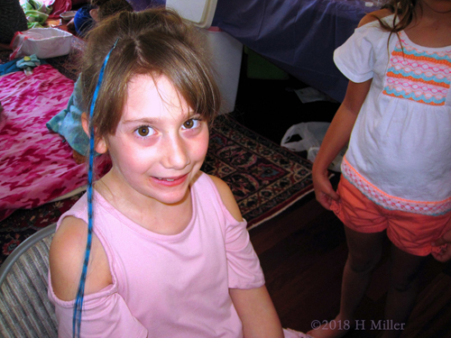 Such A Pretty Blue Hair Feather! Such A Pretty Blue Hair Feather!