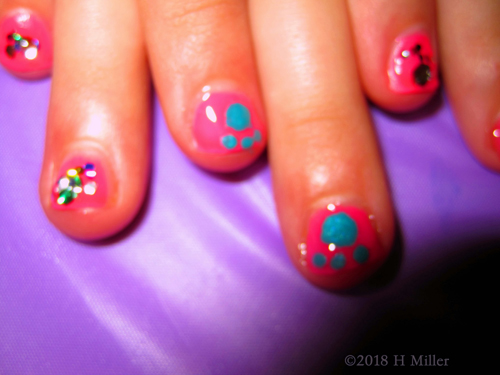 Such Cute Dog Paws Nail Art! Such Cute Dog Paws Nail Art!