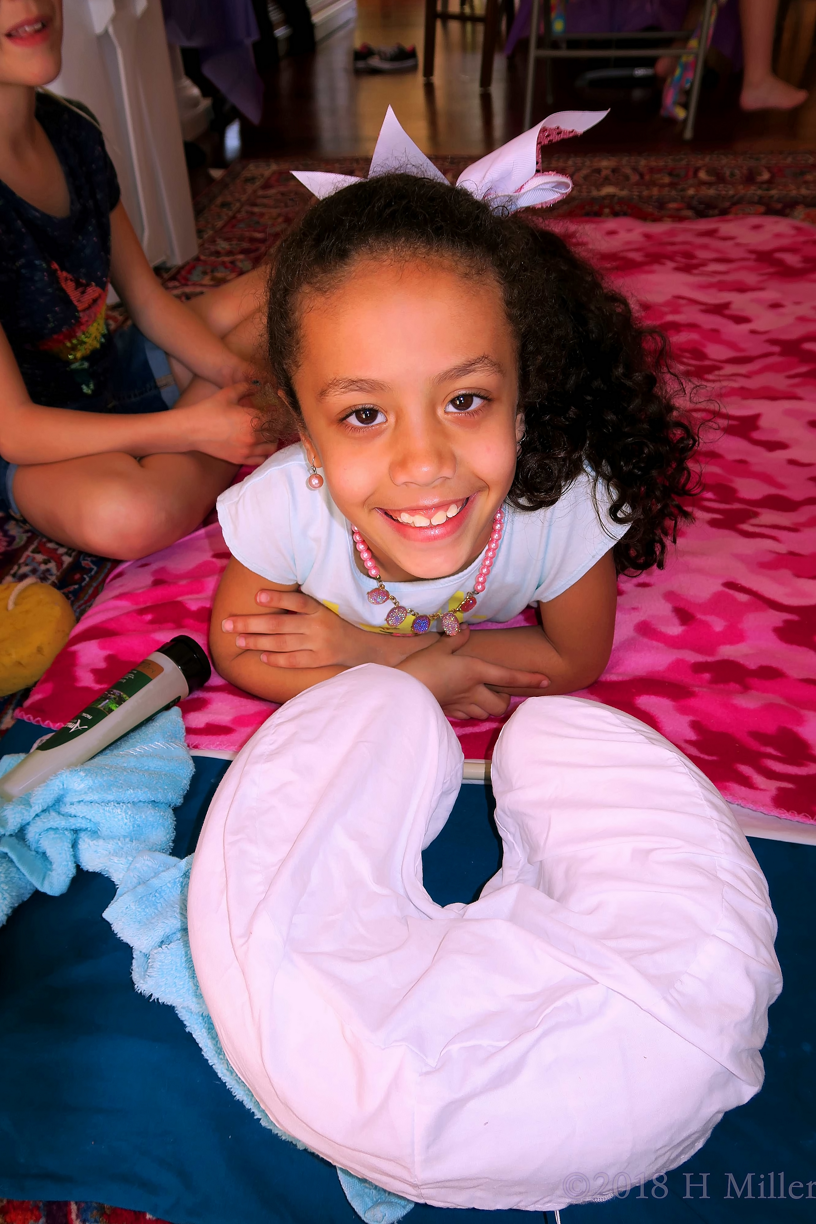 Smiling During Her Girls Massage! Smiling During Her Girls Massage!