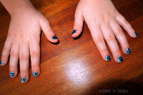 Awesome Cow Spots Girls Nail Art Design! Awesome Cow Spots Girls Nail Art Design!