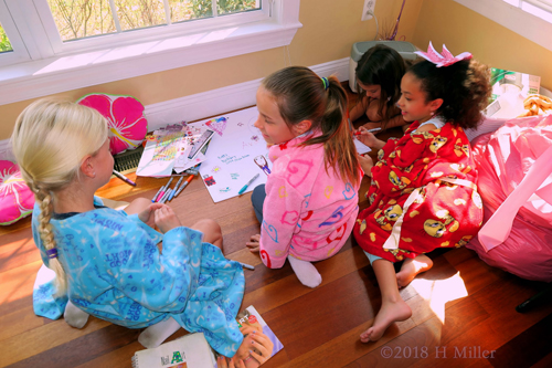 Chatting Together While Drawing On The Spa Birthday Card Chatting Together While Drawing On The Spa Birthday Card