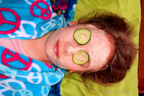 Cukes On Her Eyes During Kids Facials! Cukes On Her Eyes During Kids Facials!