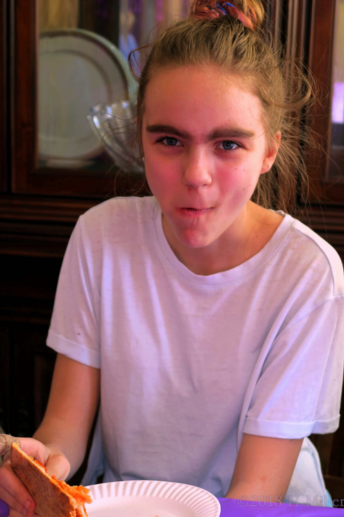 Pizza Is The Best At The Kids Party! Pizza Is The Best At The Kids Party!