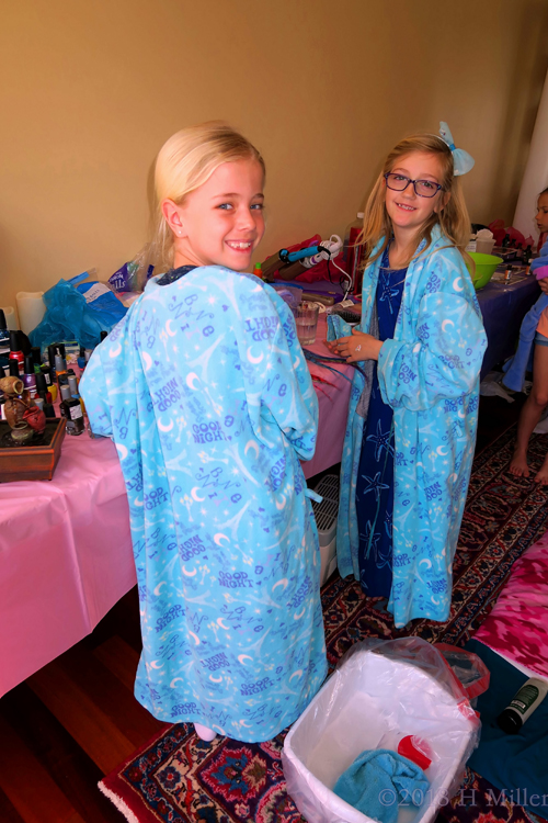 Smiling During Crafts Projects For Kids! Smiling During Crafts Projects For Kids!