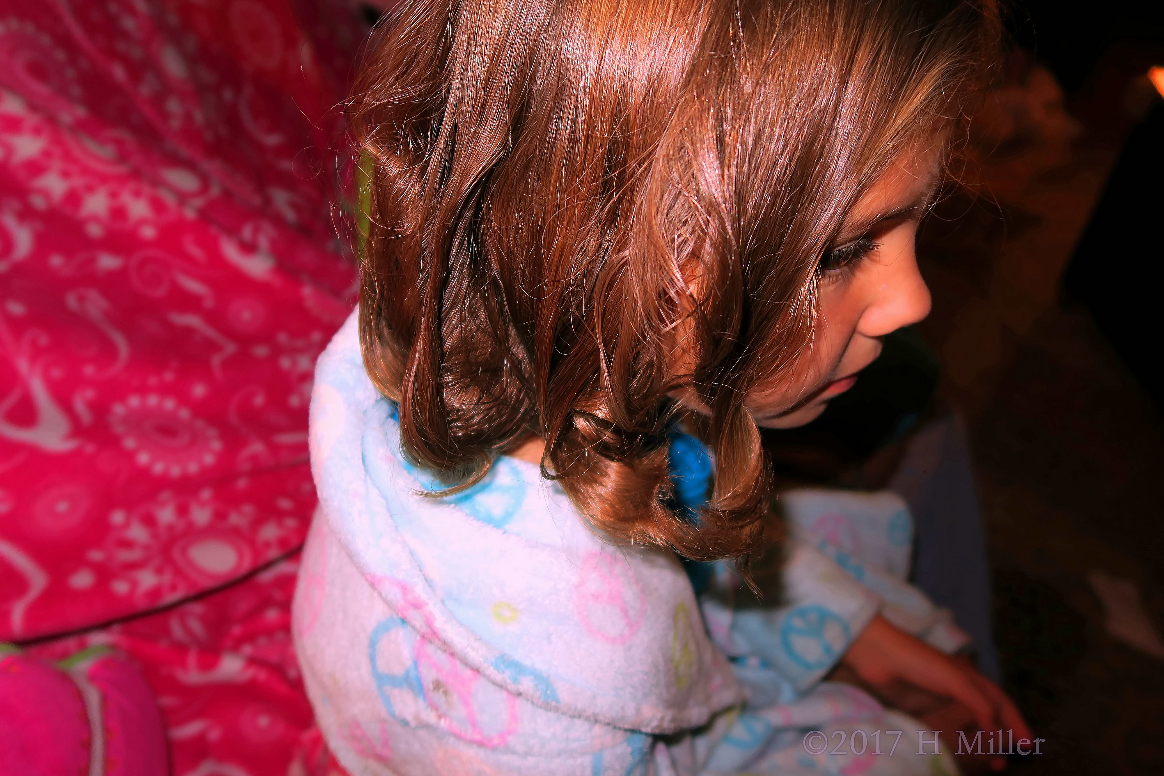 Curled Girls Hairstyles Never Go Out Of Style ! Curled Girls Hairstyles Never Go Out Of Style !