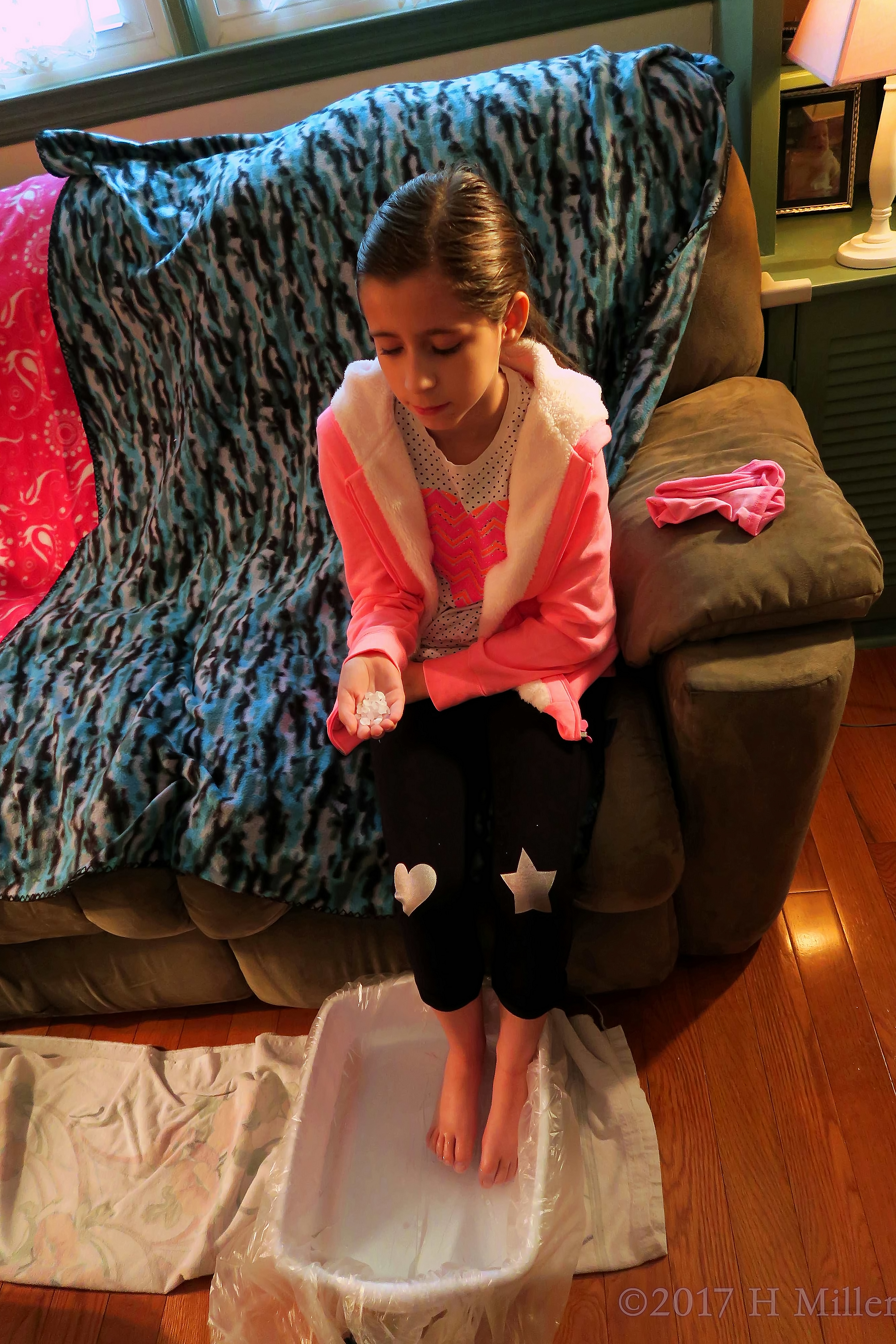 Best Party Time Ever! Kids Pedicure Footbaths Are Super Relaxing! Best Party Time Ever! Kids Pedicure Footbaths Are Super Relaxing!