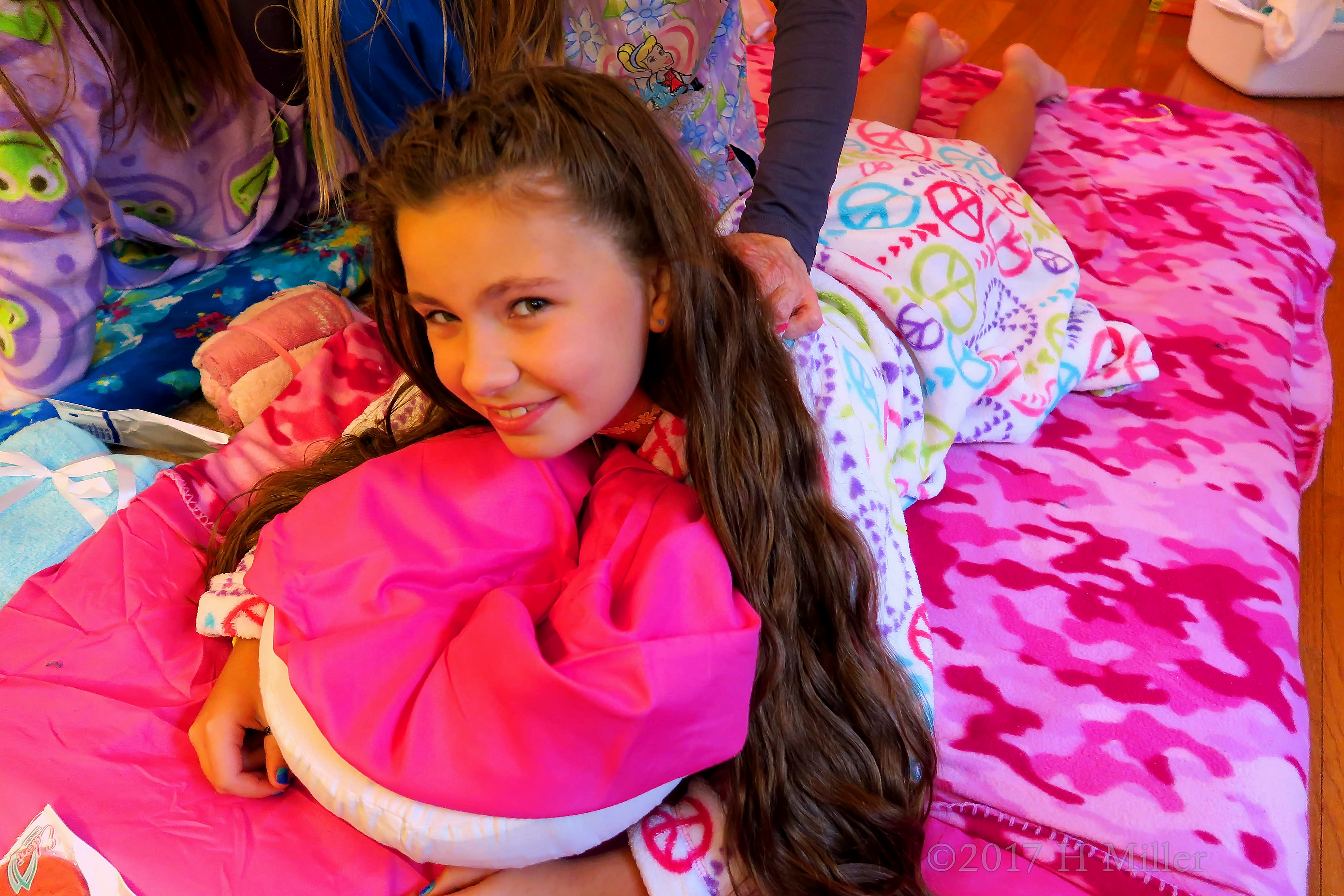 Smiling For The Camera During Her Kids Massage. Smiling For The Camera During Her Kids Massage.