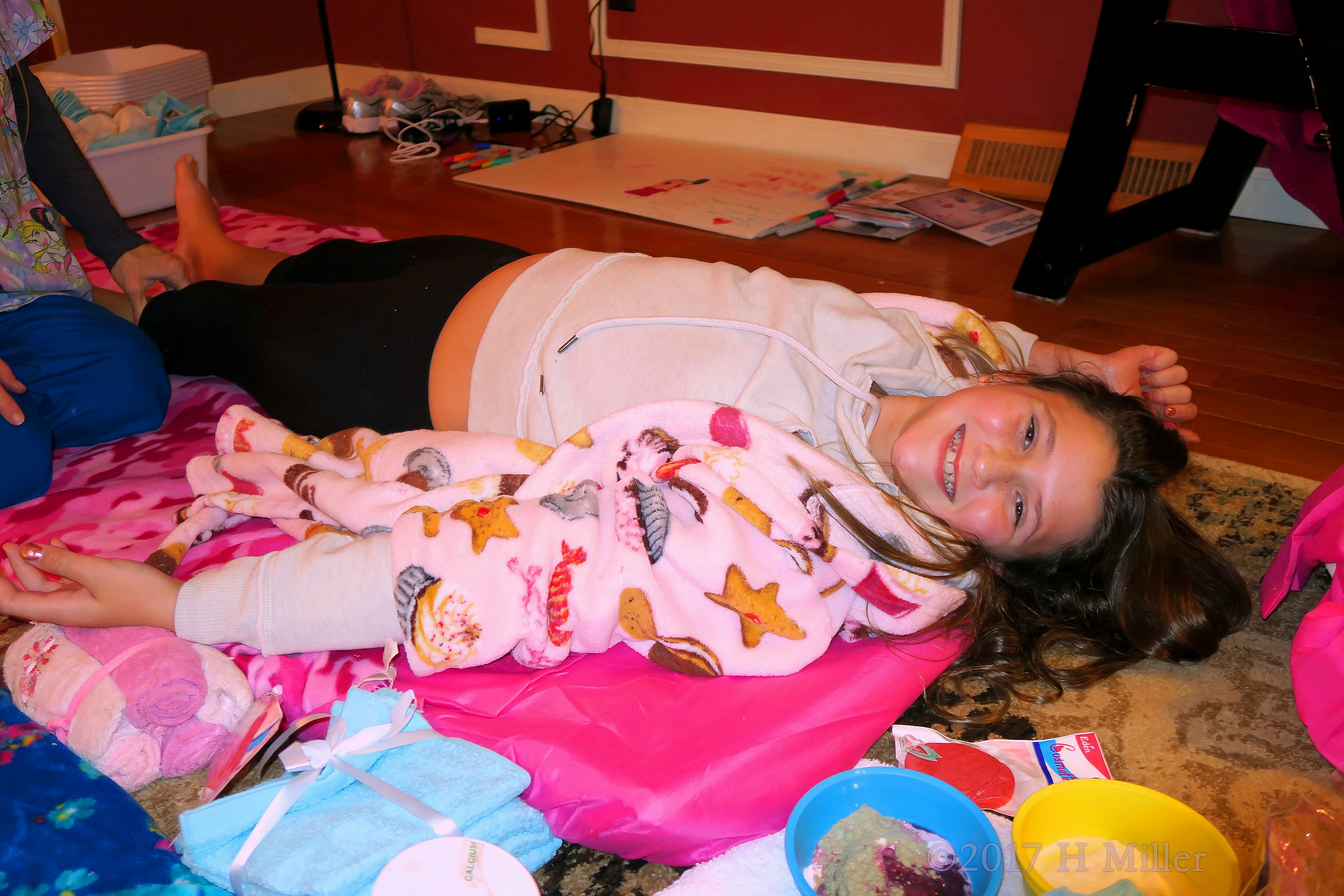 Waiting For The Best Facial For Girls Ever! Waiting For The Best Facial For Girls Ever!