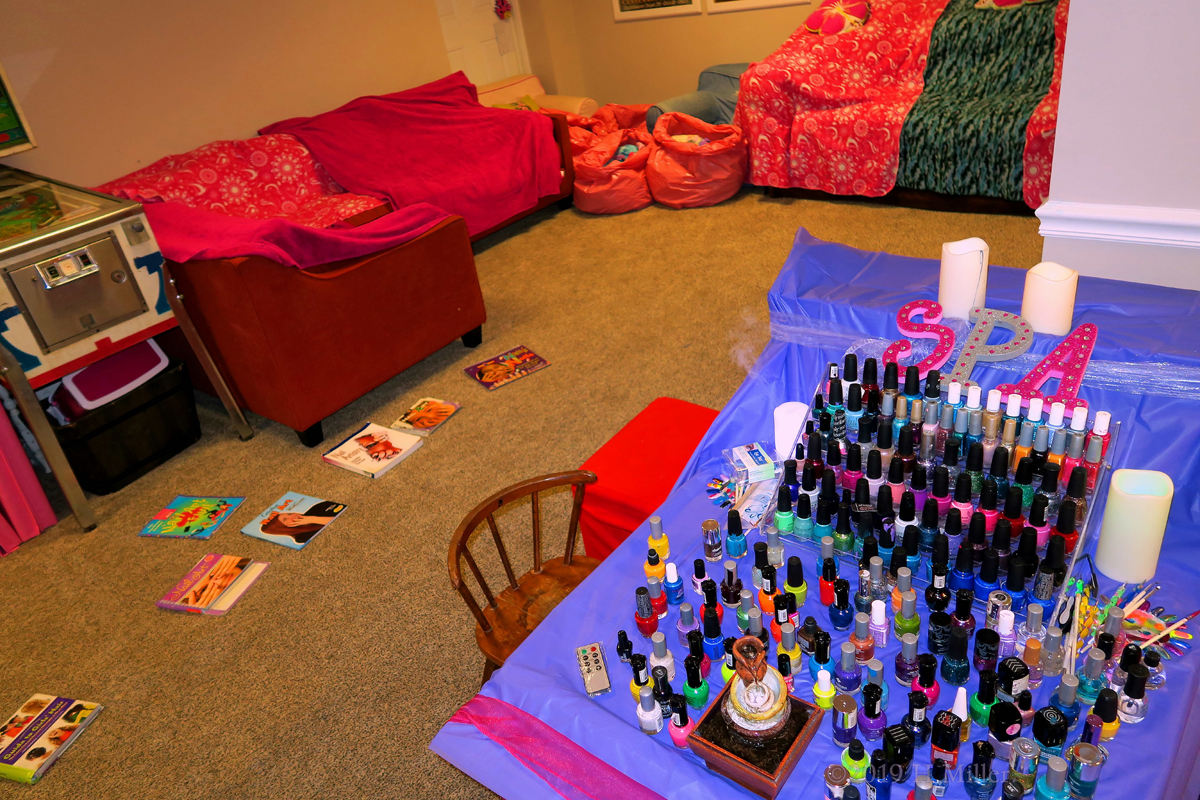 Set Up For Manicures For Girls! 