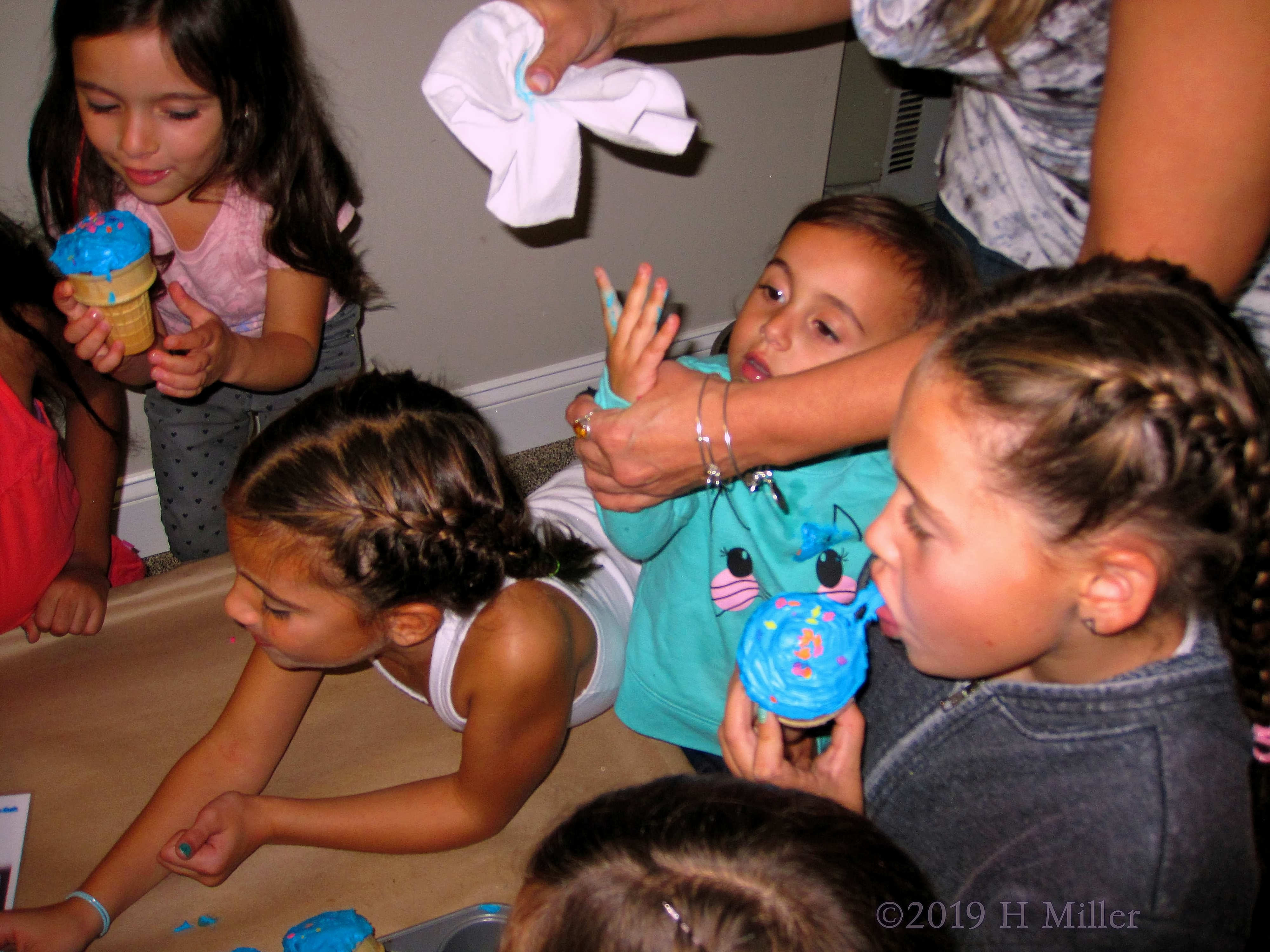 Cupcakes In Ice Cream Cones! What A Fantastic Kids Spa Cake Idea! Cupcakes In Ice Cream Cones! What A Fantastic Kids Spa Cake Idea!