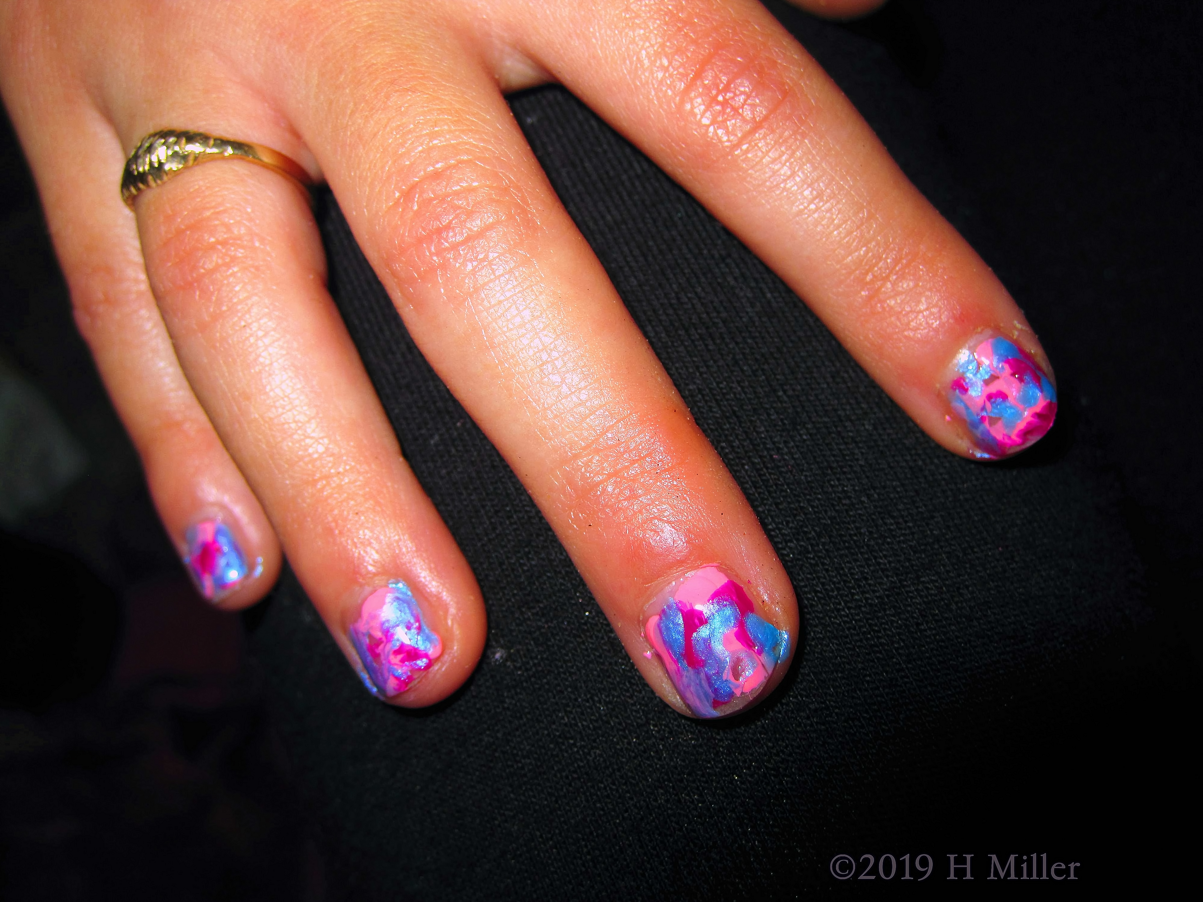 Multicolored Mani With Gold Ring Multicolored Mani With Gold Ring
