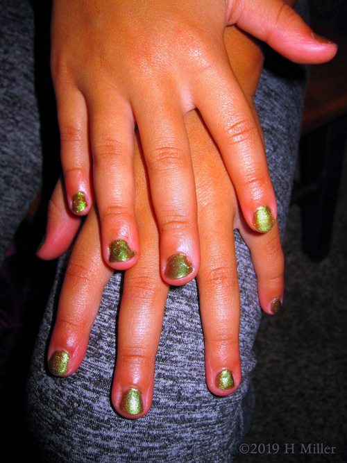 Gold Manicure For Girls! Gold Manicure For Girls!