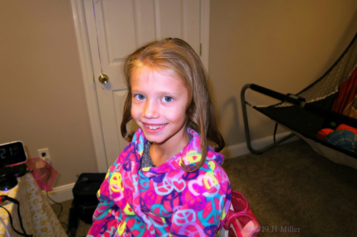 Happy Smile Waiting For Her Kids Mani Happy Smile Waiting For Her Kids Mani