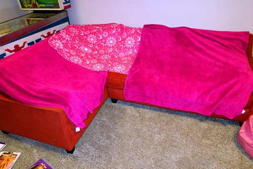 Pink Spa Couch Setup For The Party! Pink Spa Couch Setup For The Party!