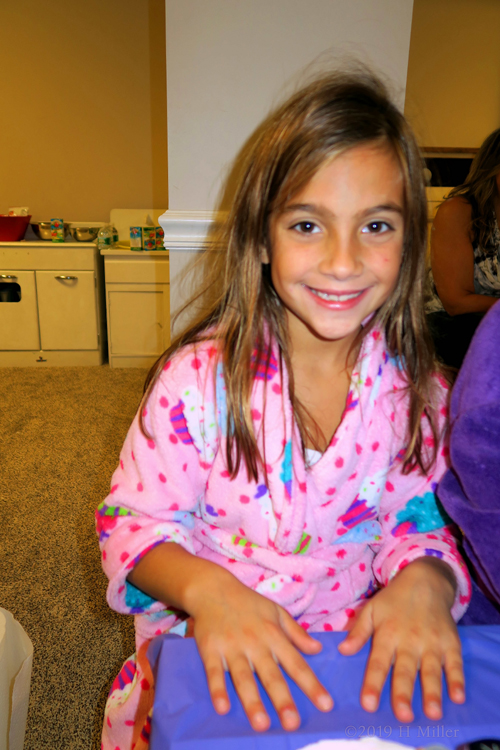 Waiting For Her Kids Manicure Waiting For Her Kids Manicure