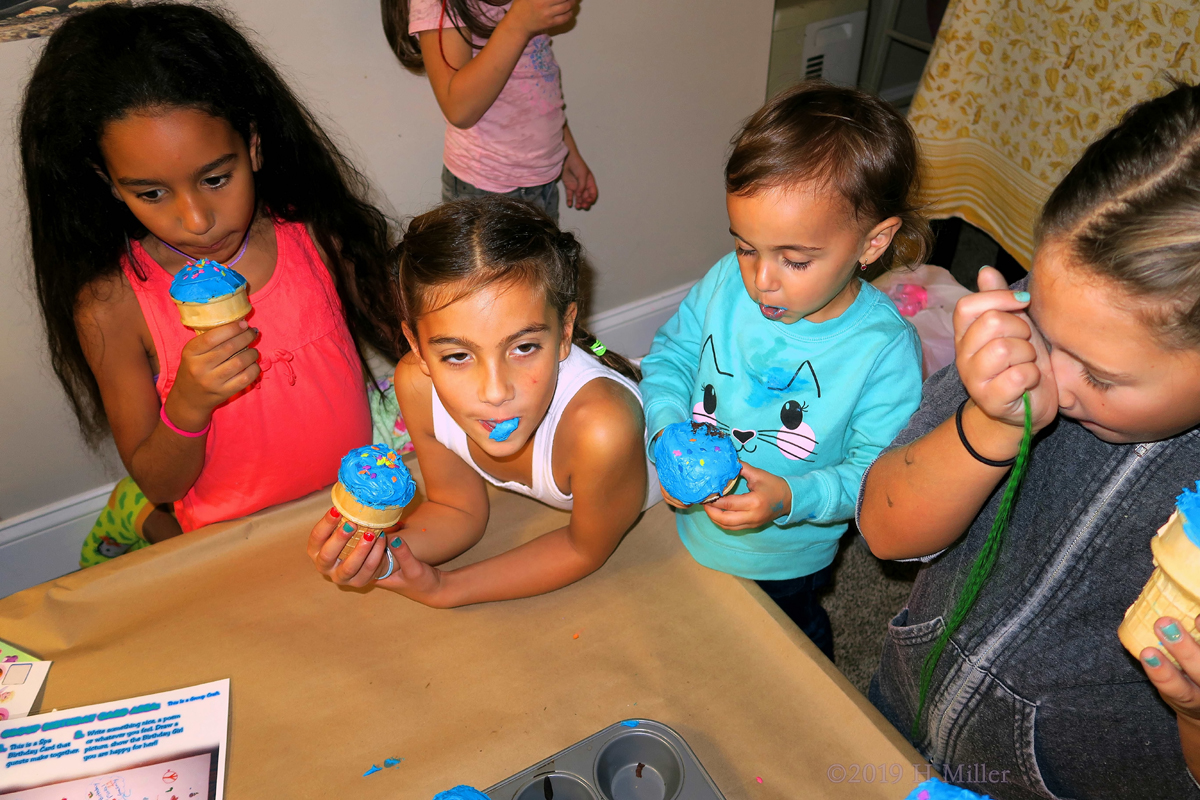 Blessed Blue Cupcakes At The Kids Spa Party! 