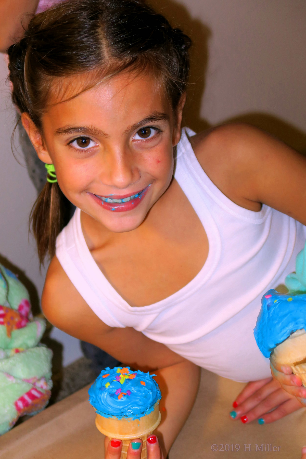 Budding Blue Cupcakes At The Kids Spa! 