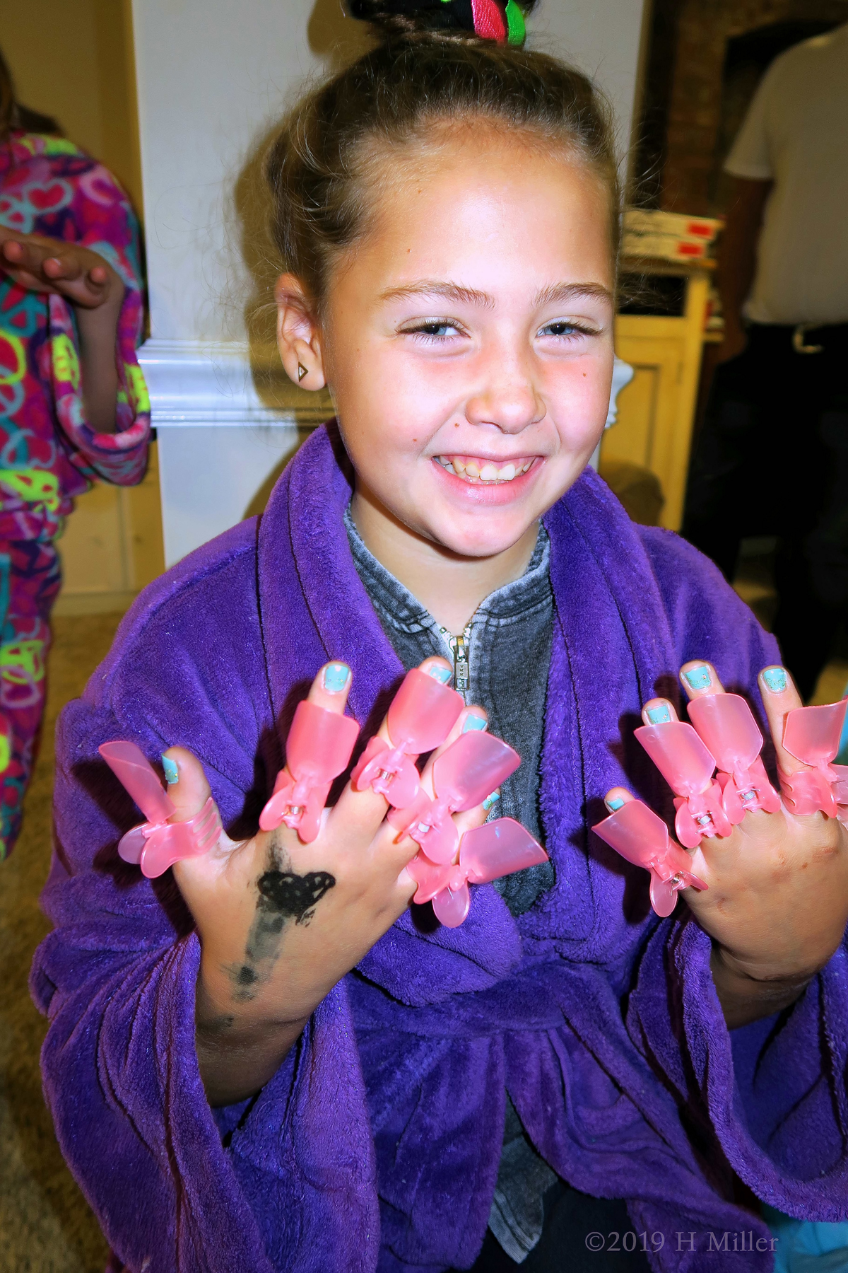 Dutiful Drying Of Her Kids Mani At The Nail Spa!