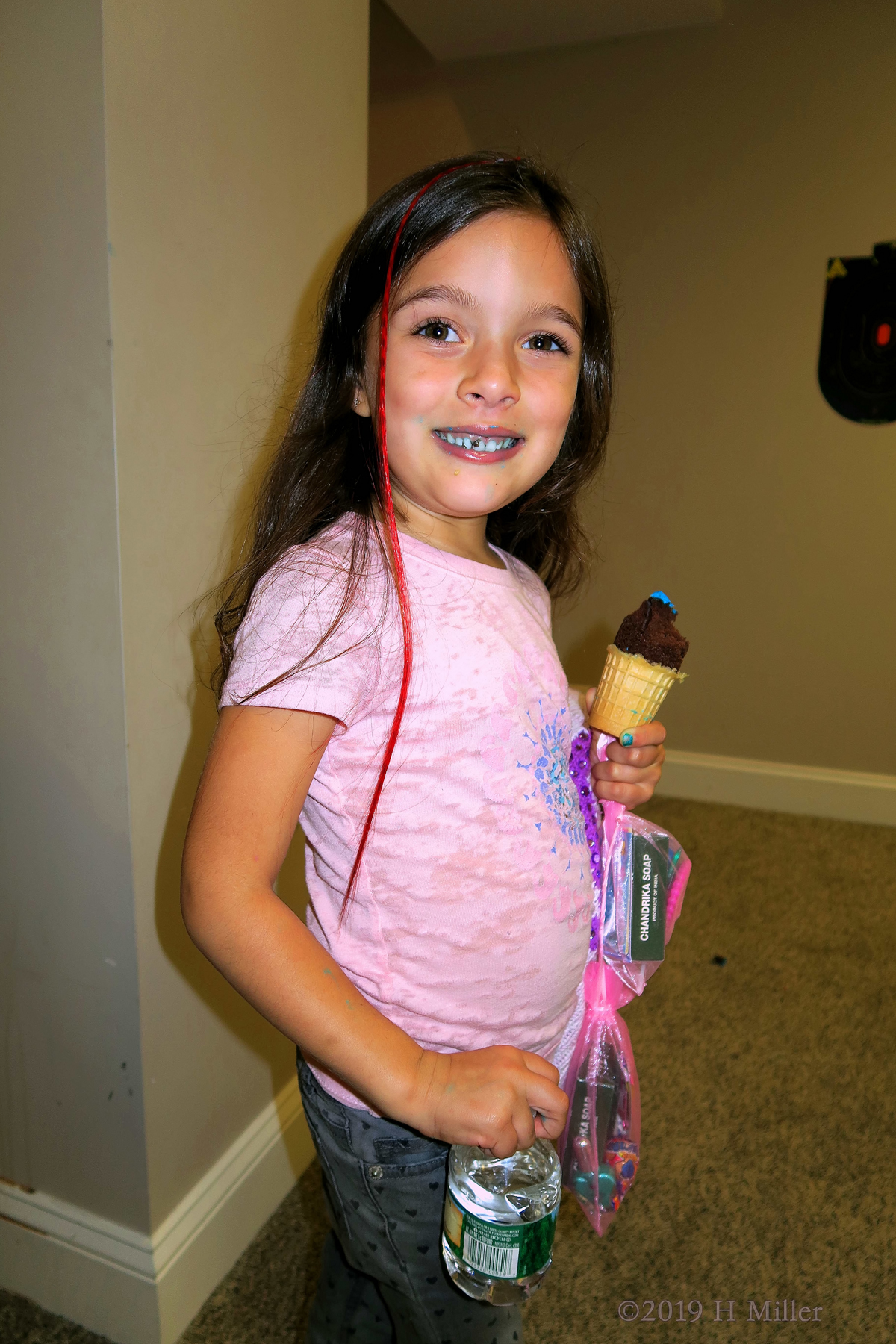 Favoring The Feathers! Kids Hairstyle Is Super Cute! 