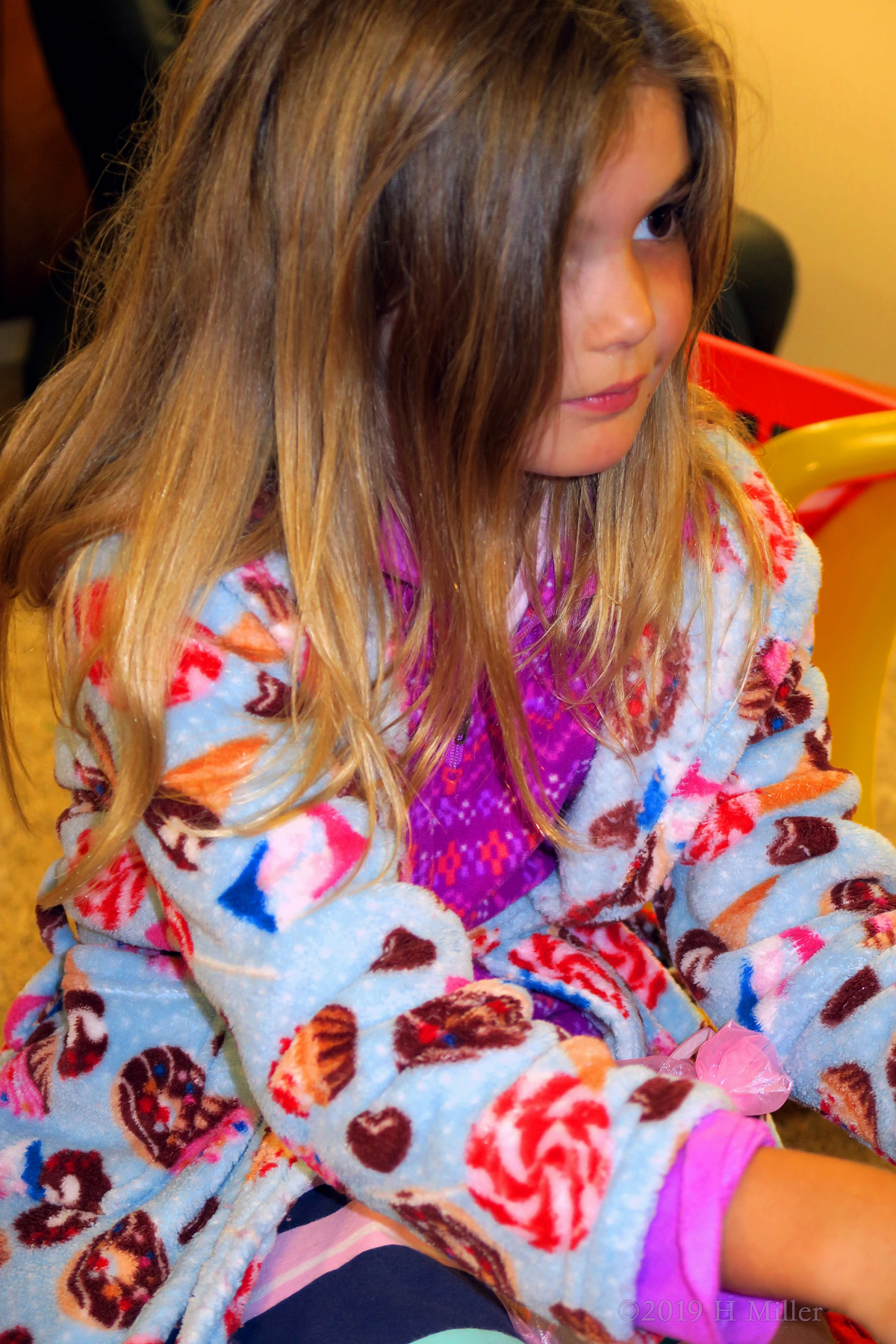 Sweetly Sitting! Kids Spa Party Guest Gets A Girls Manicure! 