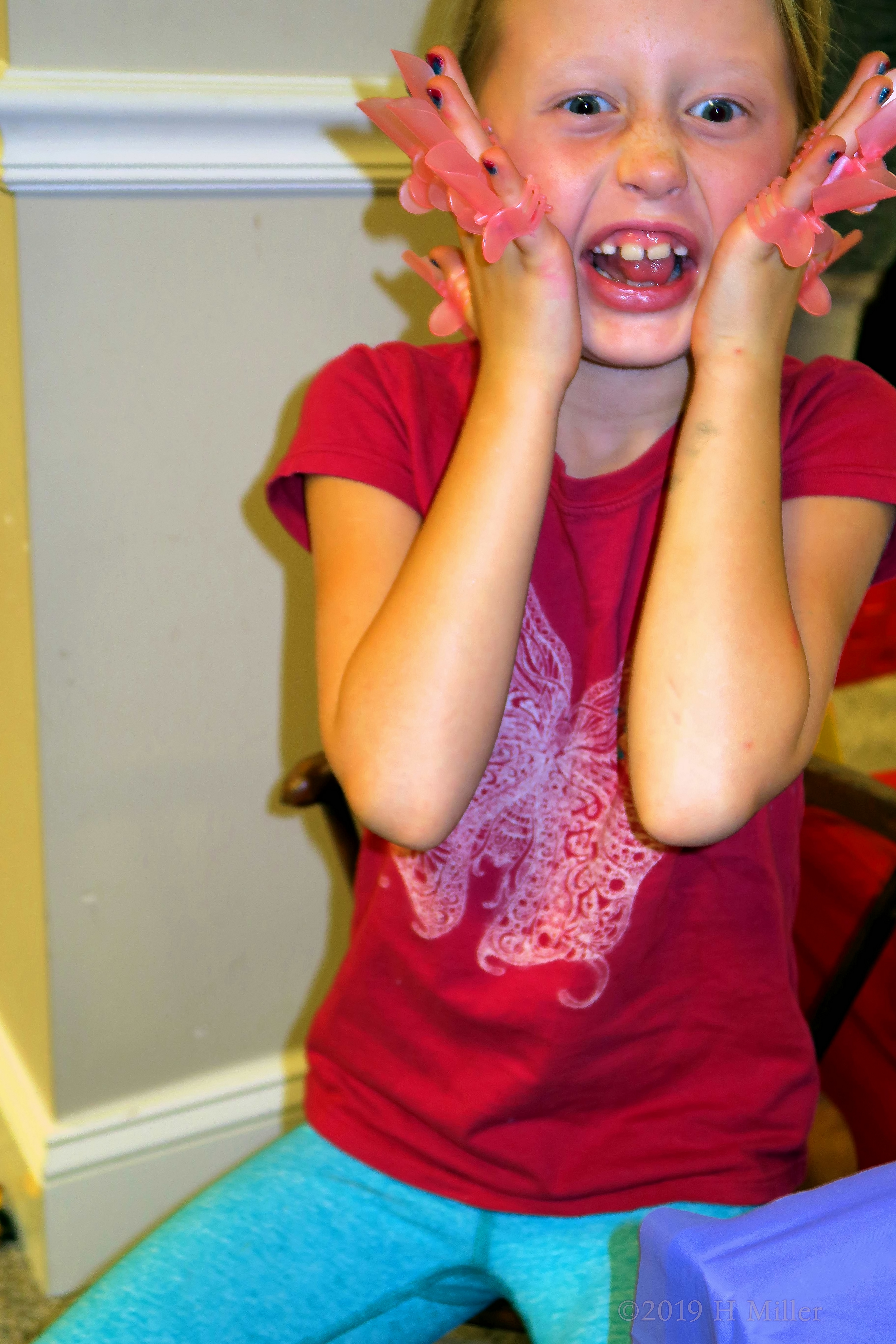 Playing With Patience! Kids Mani Drying At The Nail Spa! Playing With Patience! Kids Mani Drying At The Nail Spa!