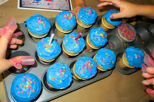 Blazing Blue Cupcakes At The Kids Spa!