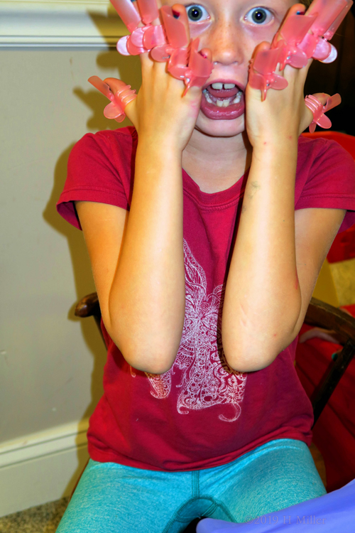 Determined To Drying! Kids Mani Dries In Nail Protectors! Determined To Drying! Kids Mani Dries In Nail Protectors!