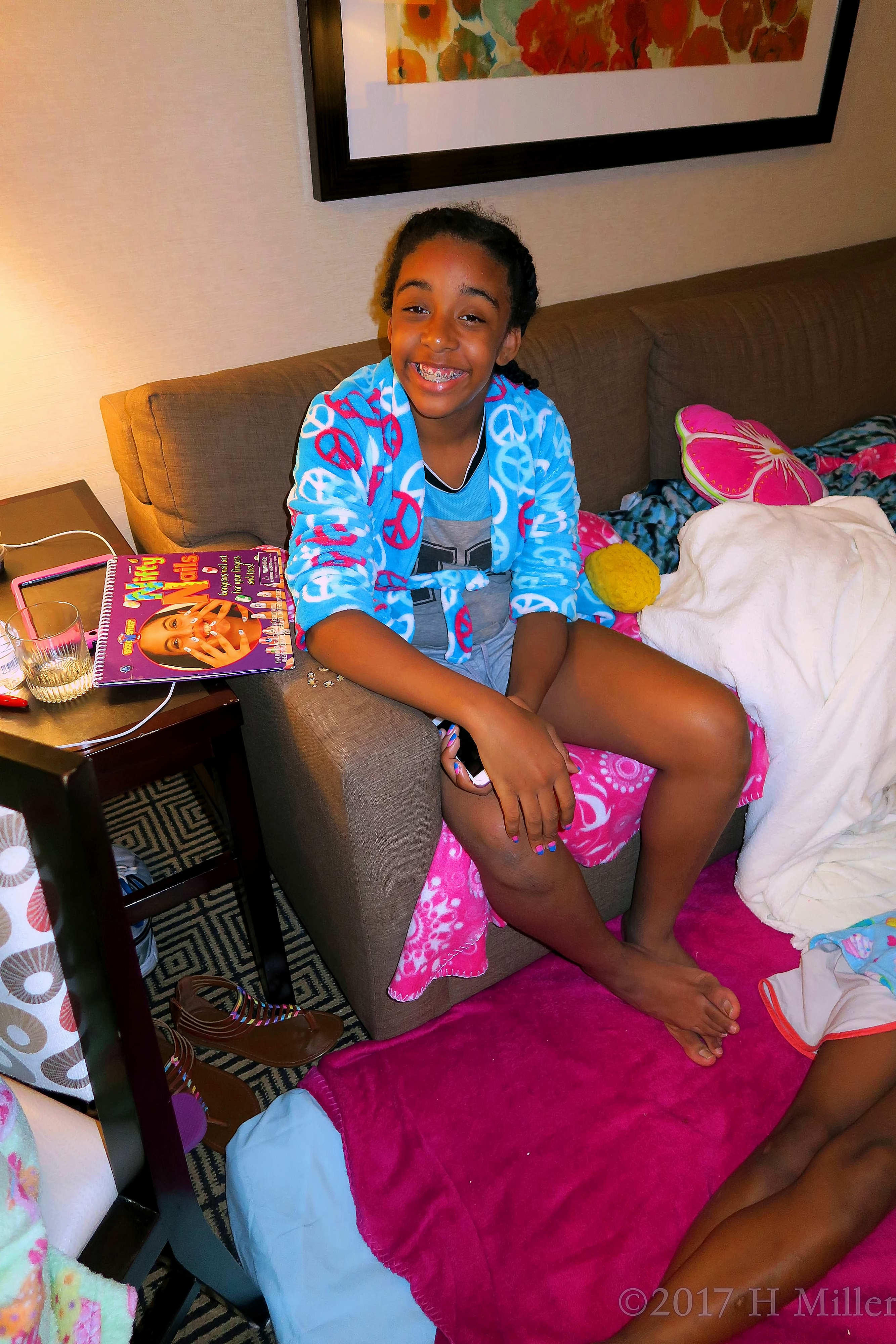 Chilling On The Kids Spa Couch, Having Tons Of Fun! Chilling On The Kids Spa Couch, Having Tons Of Fun!