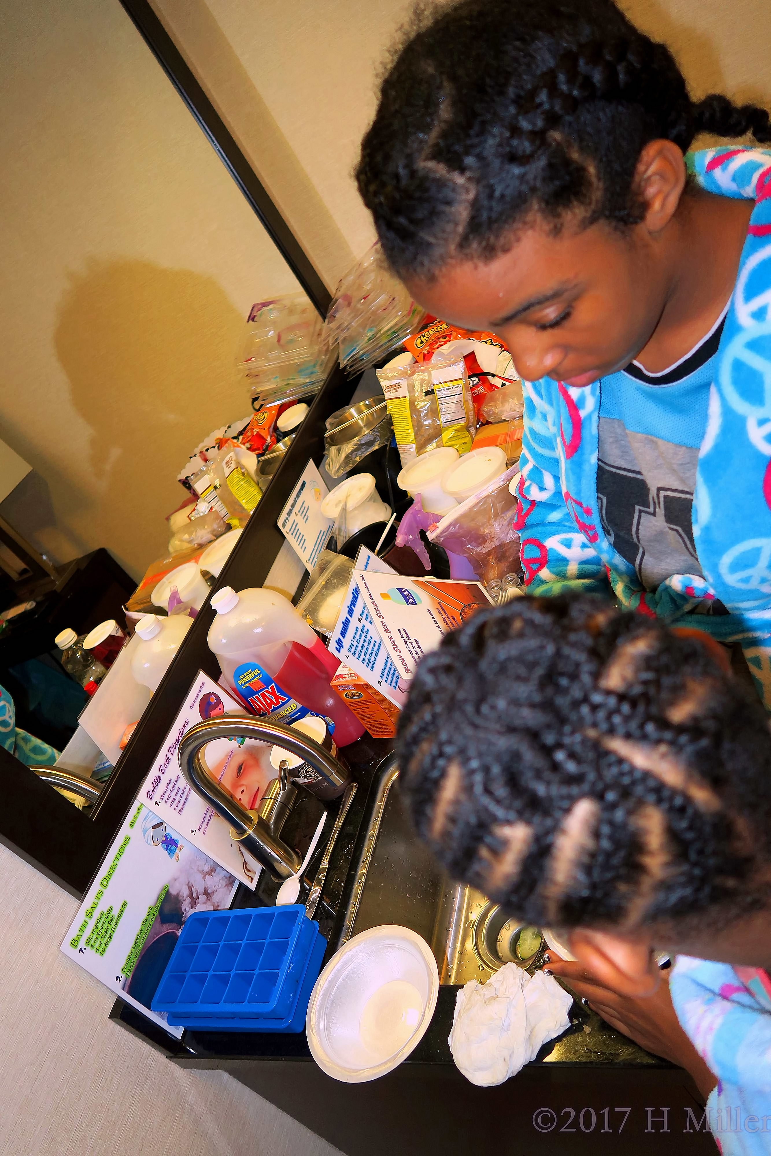 Getting Ready To Make Some Super Fun Kids Crafts At The Spa For Girls! Getting Ready To Make Some Super Fun Kids Crafts At The Spa For Girls!