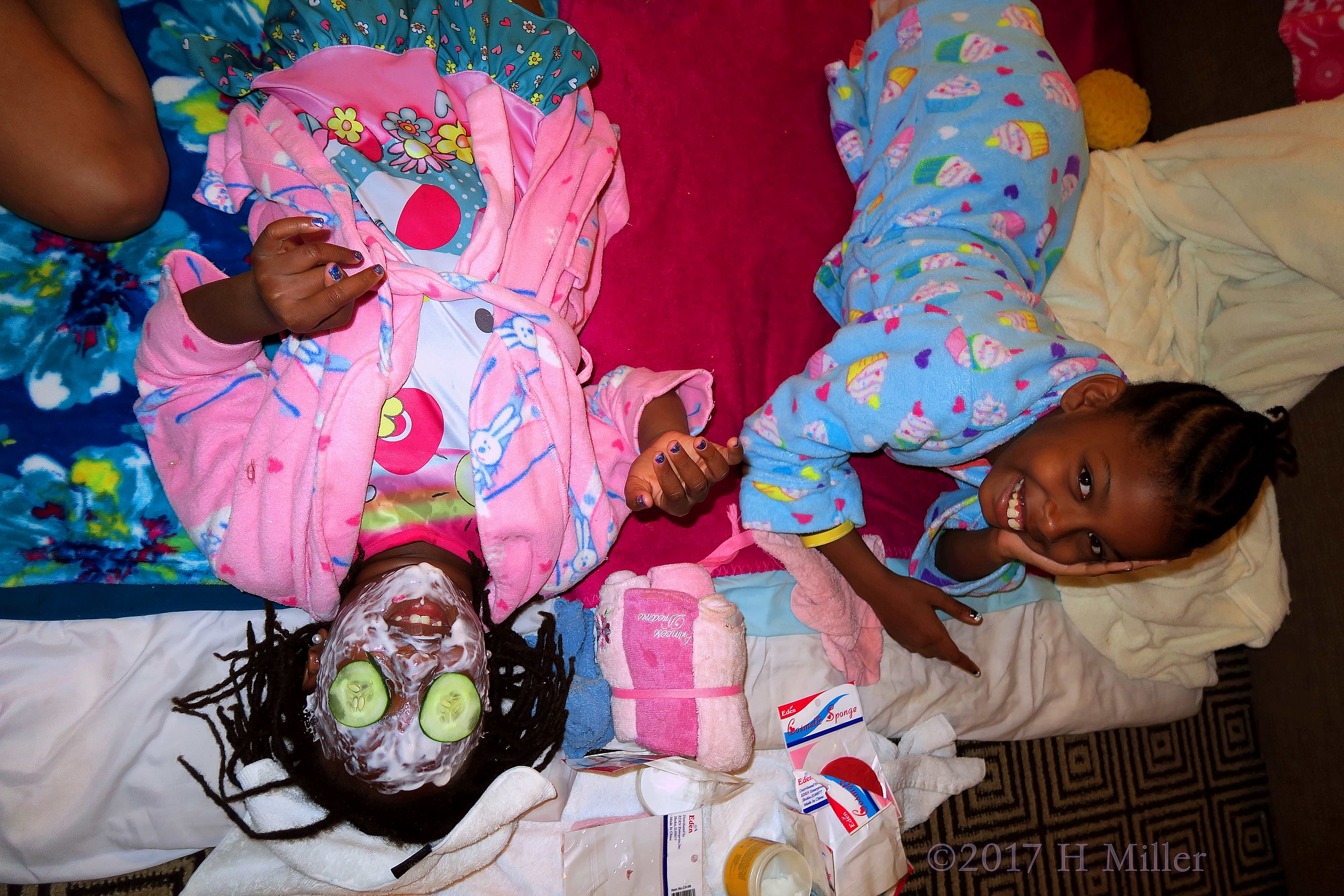 Hanging Out With Her Friend During Her Kids Spa Treatment! Hanging Out With Her Friend During Her Kids Spa Treatment!