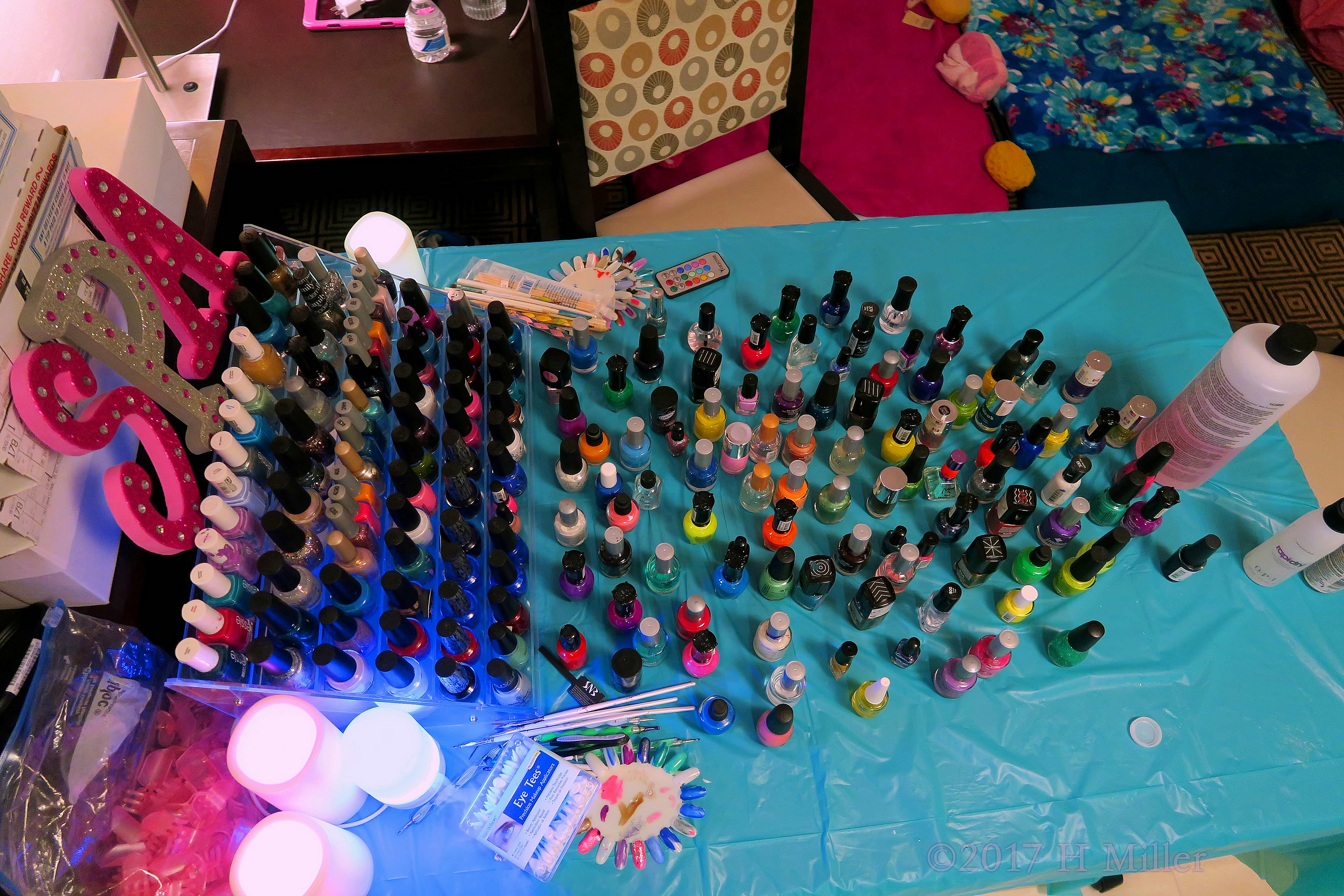 The Girls Nail Spa With Lots Of Nail Polish! The Girls Nail Spa With Lots Of Nail Polish!