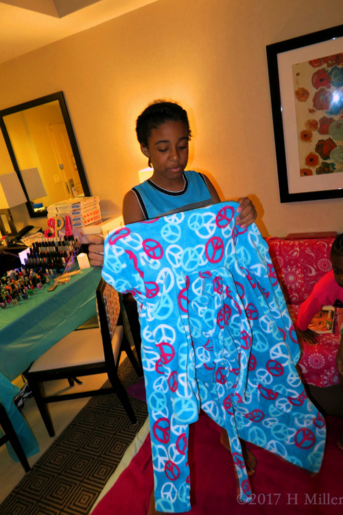 Choosing A Spa Robe To Wear For The Spa Party. Choosing A Spa Robe To Wear For The Spa Party.