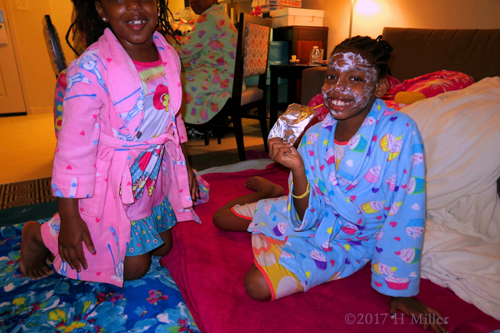 Smiling And Having Fun At The Spa For Girls. Smiling And Having Fun At The Spa For Girls.