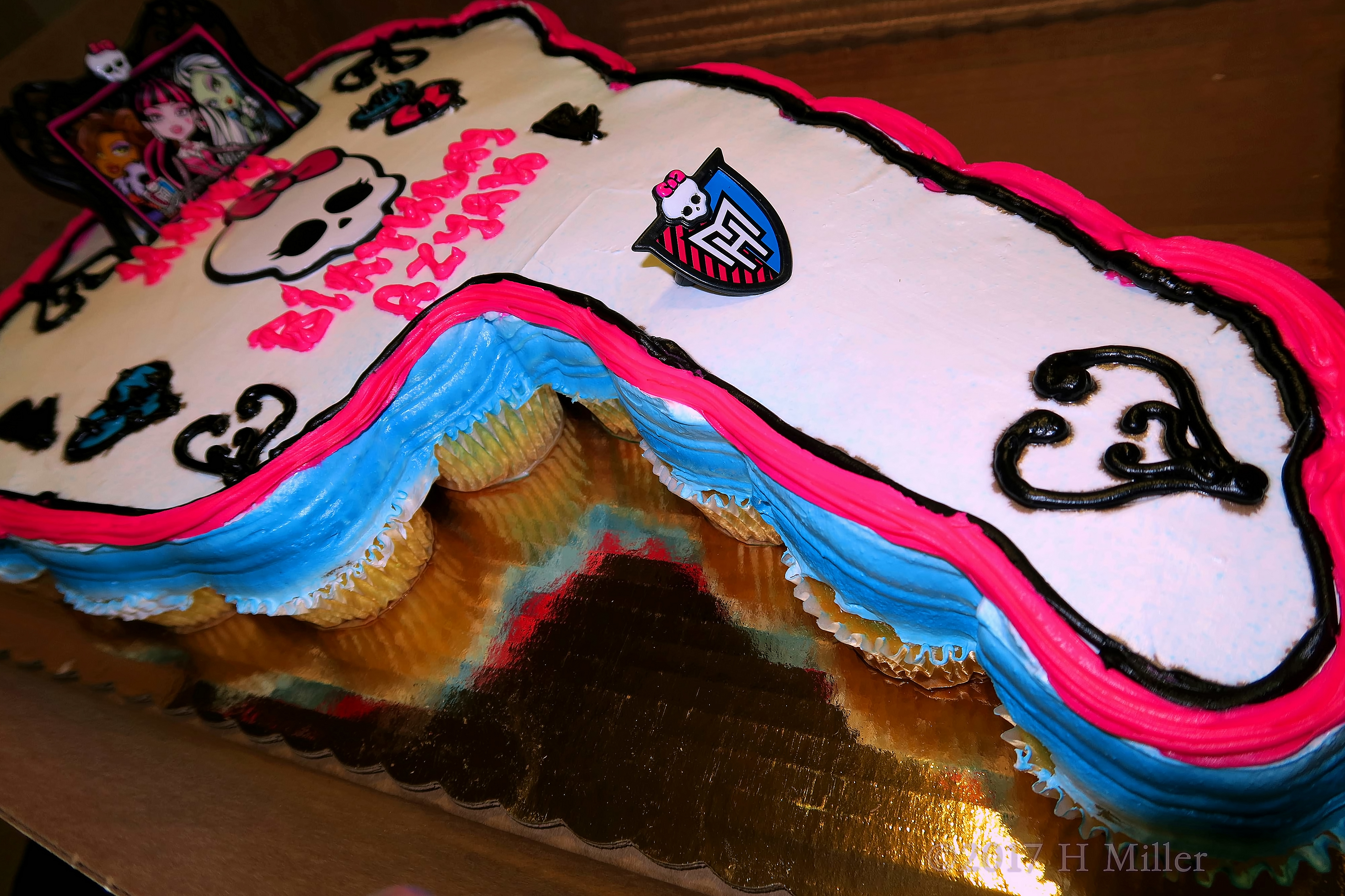 Azyah's Birthday Cupcake With Monster High Theme. 