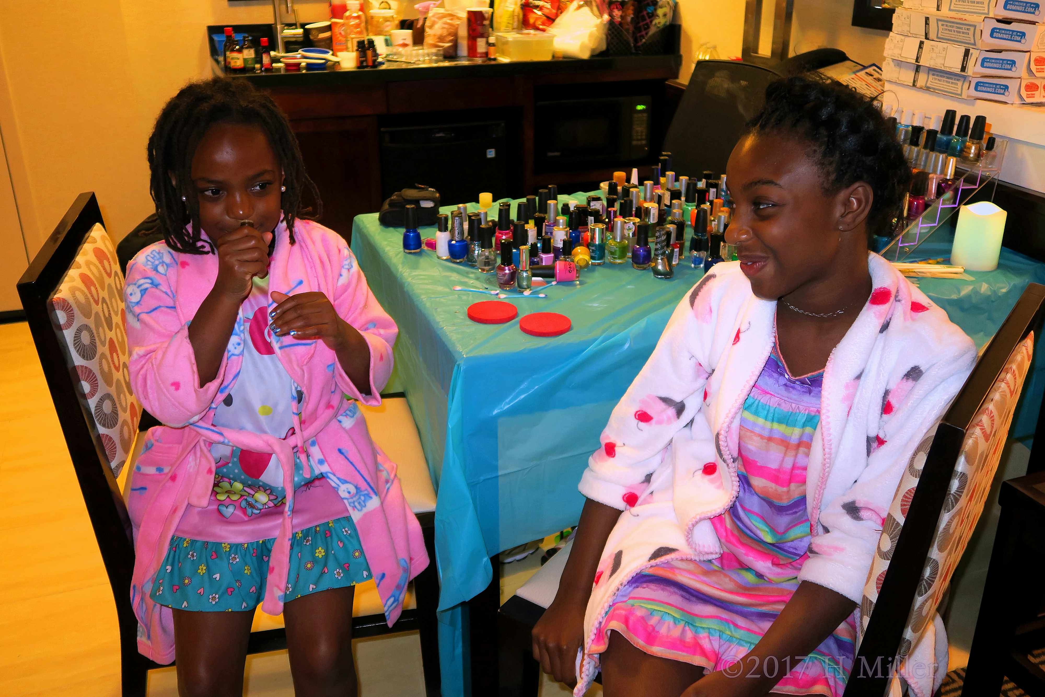 Chilling Together At The Spa For Girls! Chilling Together At The Spa For Girls!