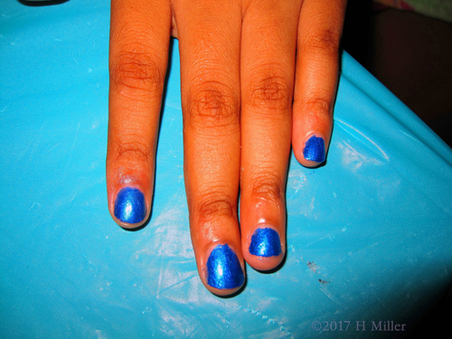 A Pretty Royal Blue Mini Mani! A Pretty Royal Blue Mini Mani!
